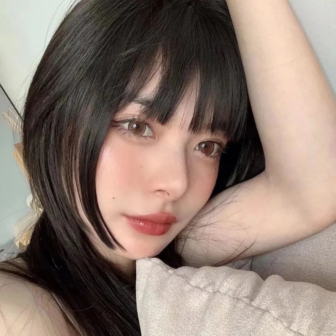 「再见」中的女人